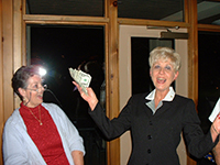Peggy Backer, Linda Hammock